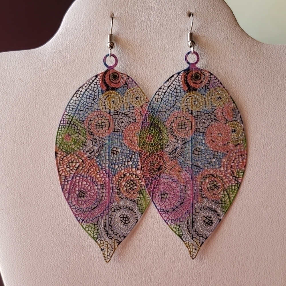RETRO Leaf Earrings NWOT
